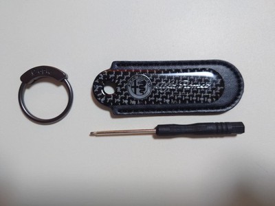 Only 1 Set Alfa Romeo Current Silver Logocarbon Leather Key Ring With Accessorie