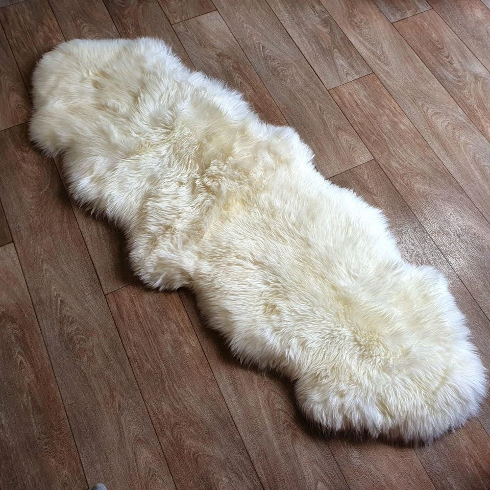Alfombra de piel de oveja genuina British Jacob doble piel 2 pies x 6 pies alfombra de piel suave Foto 3 de 4