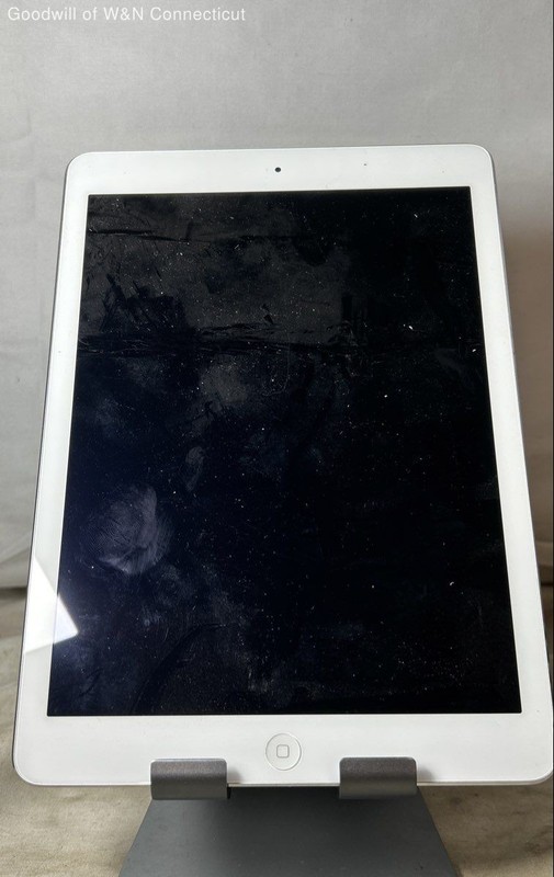 Apple iPad Air 1st Gen A1474 Wi-Fi Silver FOR PARTS