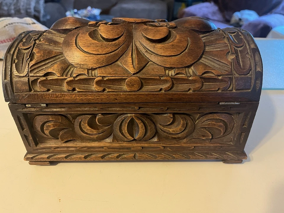 Vintage 1890-1920 Hand Carved Wooden Casket Domed Trinket Jewelry Box - Image 4 of 4