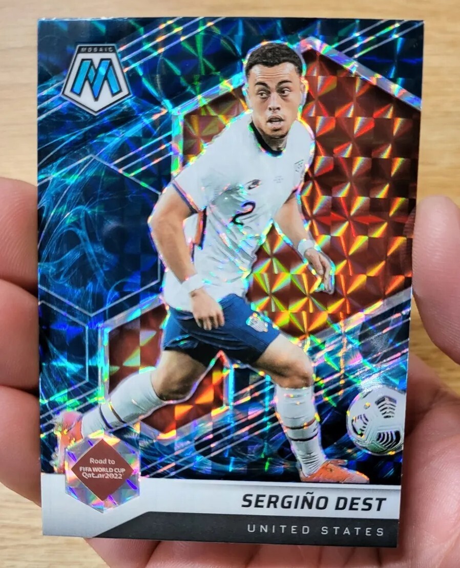 2021-22 Panini Mosaic Road To World Cup Sergino Dest Genesis Prizm #106 NM