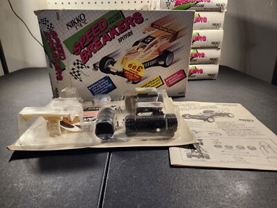 Circuit voitures + 2 speed racers (speed breakers) Spitfire & MAscot NIKKO FR