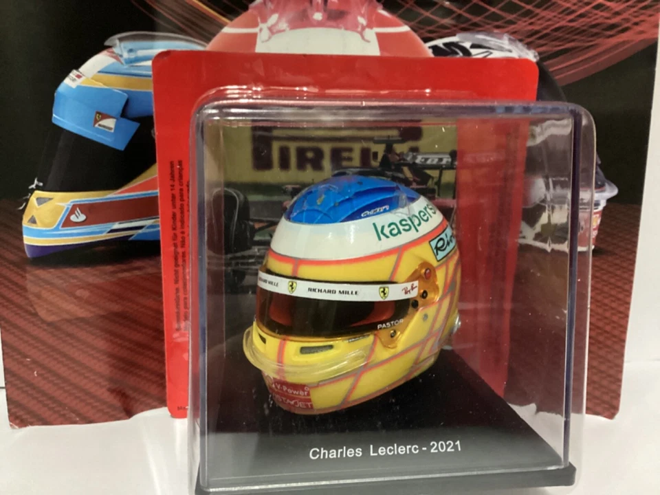 Caschi piloti  Ferrari CHARLES LECLERC 2021 GP FRANCIA  1:5, nuovo in teca - Immagine 2 di 4