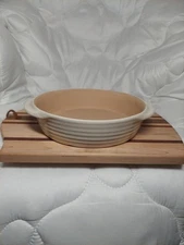 Pampered Chef Stoneware  8” Deep Dish Baker Family Heritage Vanilla White Cream