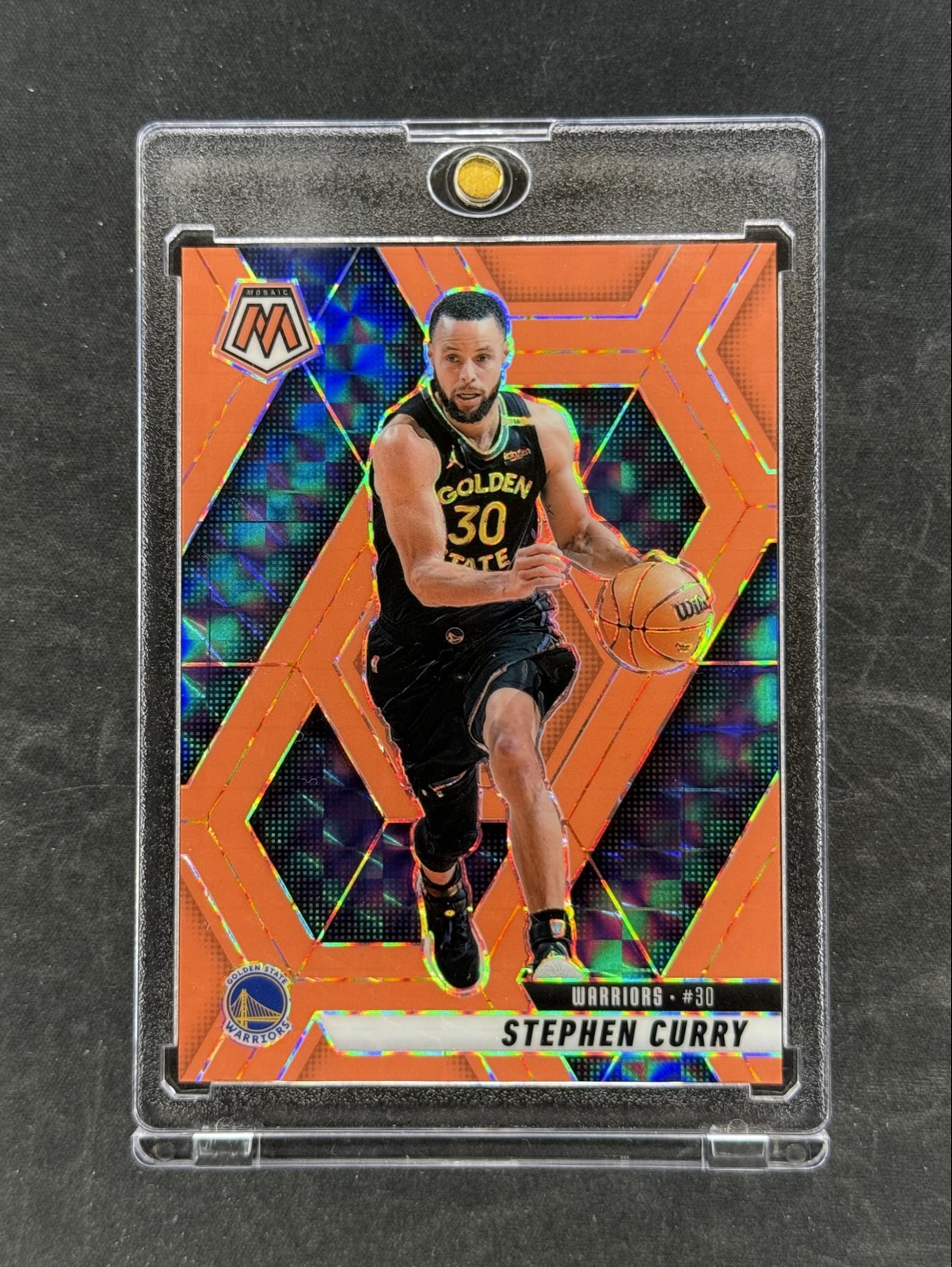 2024-25 Panini Mosaic - Stephen Curry #163 Fluorescent Red Mosaic Prizm /75