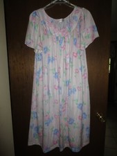 VTG USA Shadowline Pink W/Floral Embroidery Trim Nightgown Robe SET L EUC