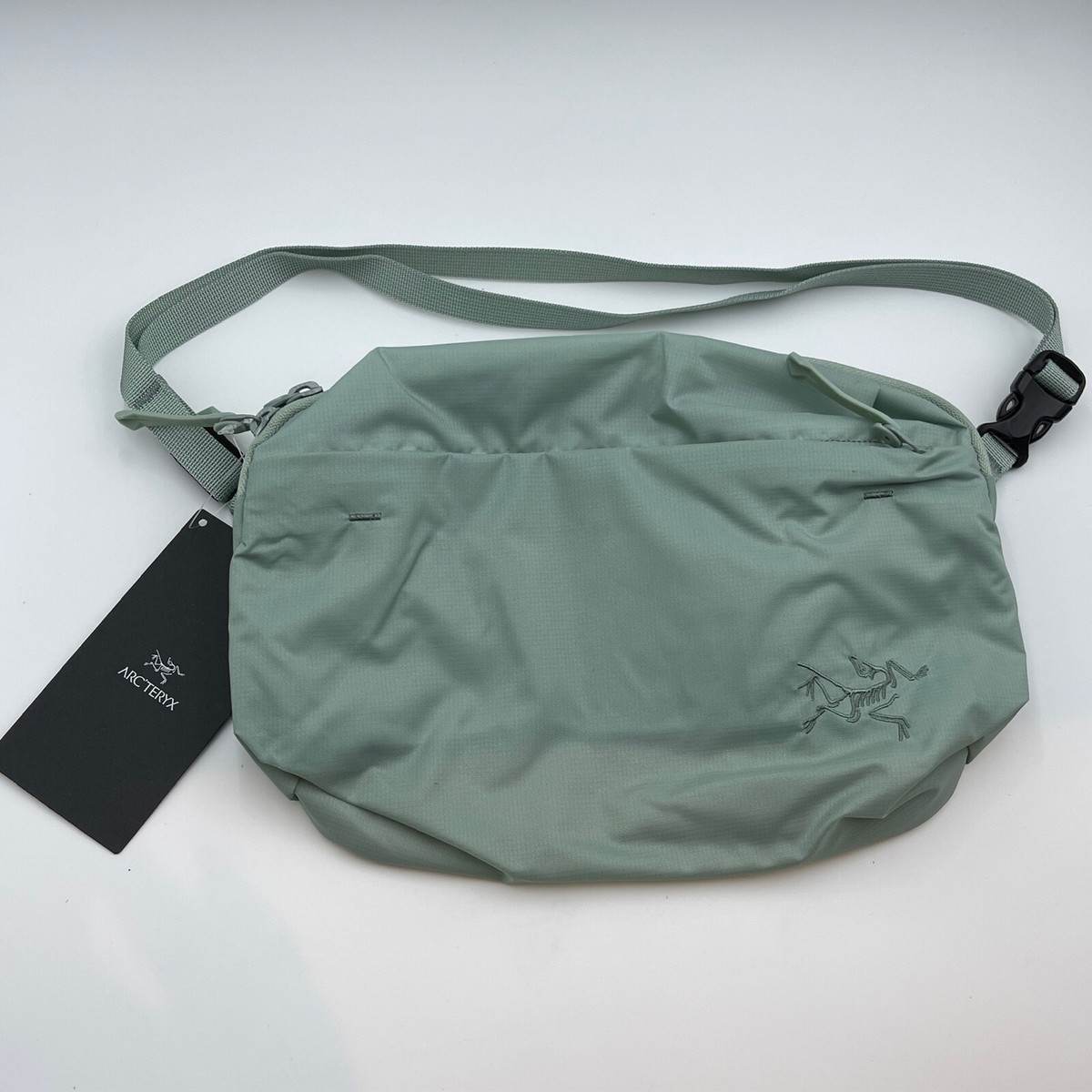 BNWT NEW RARE Arcteryx Heliad 6L Crossbody bag in stone green 