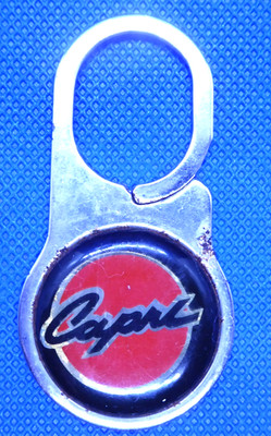 Schlüsselanhänger Schlüsselring - Vintage Capri Auto Schriftzug Logo, rot und schwarz, Metall