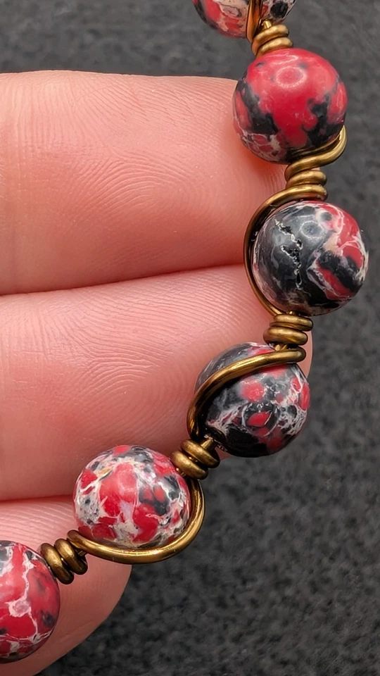 女士的红色黑色独特 8 毫米混合串珠手链扣 (16 厘米) 6 英寸小手腕  — 第 4/4 张图片