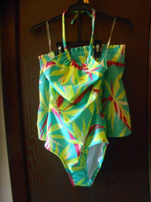 NWT/NWOT GIRLS OLD NAVY TROPICAL PRINT 2-PIECE SWIMSUIT SET SIZE M(8),L(10-12)