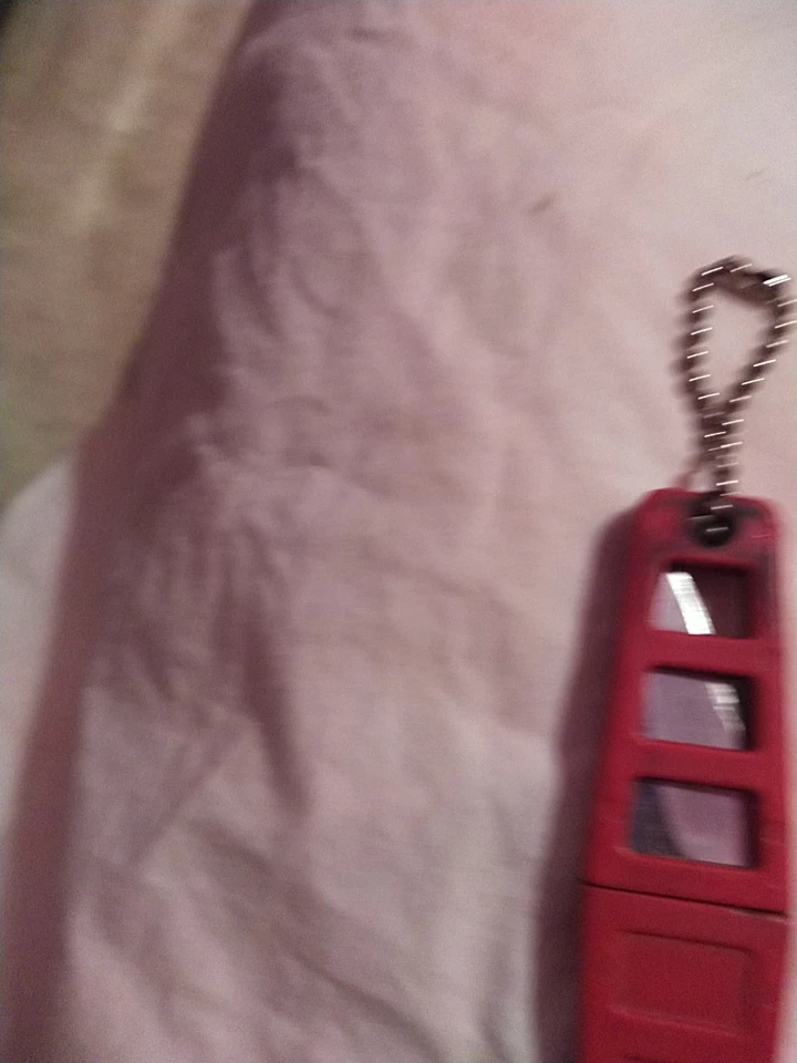 Cuchillo de supervivencia vintage Tekna Xtra Edge pequeño hoja fija llavero o collar Foto 4 de 4