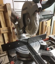 Anschlag/Führung für Metabo KGS 216M