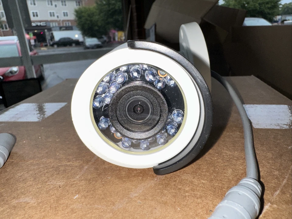 Luma Bullet Camera White LUM-110-A-BUL-WH  - Image 3 of 4