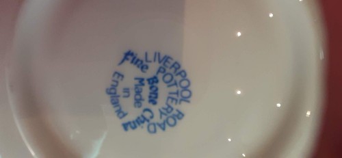 Vintage fine bone china, 3 tea cups and saucers celebrating birth Prince William - Picture 6 of 11