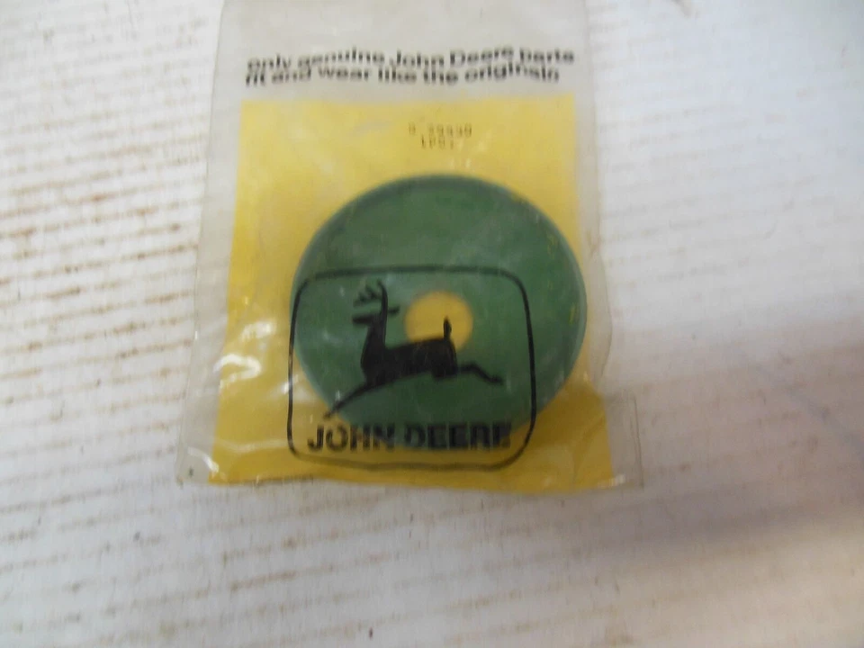 JOHN DEERE PLANTER MARKER ARM OPENER DISC DUST SHIELD B30880 - Image 4 of 4