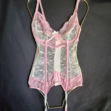 Stretch lace soft cup boned