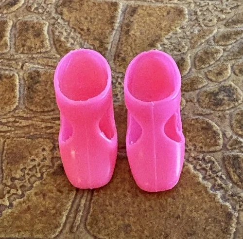 VINTAGE BARBIE DOLL MOD T-STRAP SHOES HOT PINK NICE