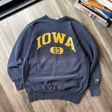 90  s VTG Champion Iowa Reverse Weave Crewneck Size XL Sun Faded Blue Vintage