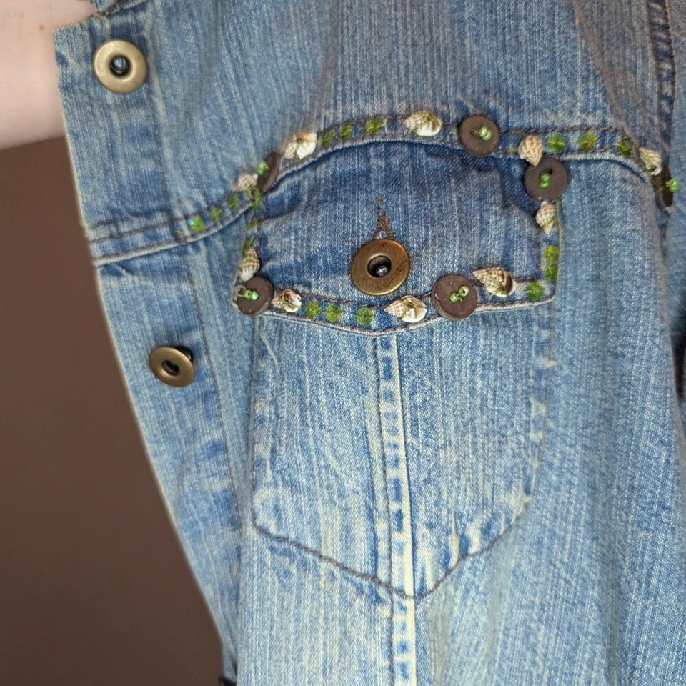 Chaqueta con botones bordada detalle de concha de mezclilla ligera múltiple talla XL Foto 4 de 4