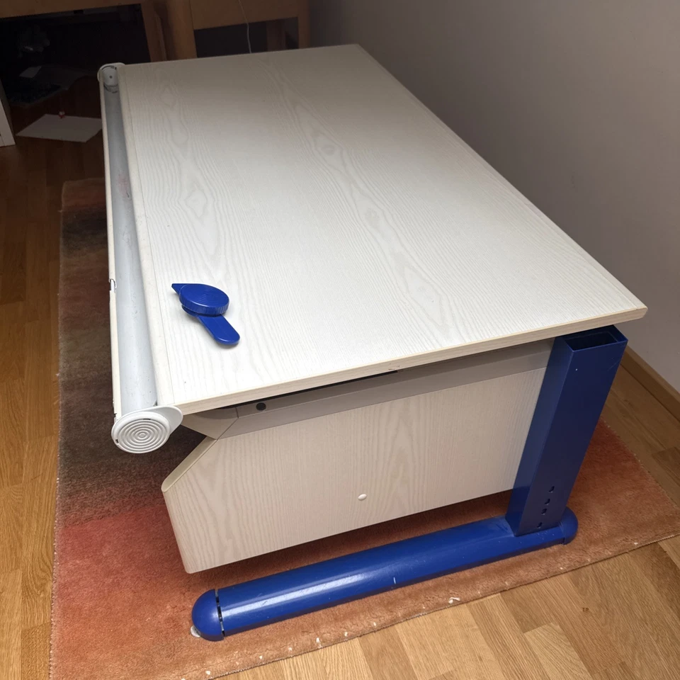 Höhenverstellbare Kinderschreibtisch