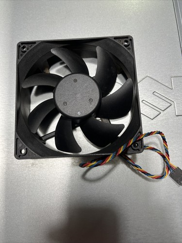 Foxconn PV133812DSPF 0C 0.90A 12V DC Brushless Fan 150CFM 5 pin L-F - Picture 2 of 2
