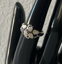 Wheeler Mfg Sterling Silver Black Hills Grape Leaf Cluster Ring Size 7.5