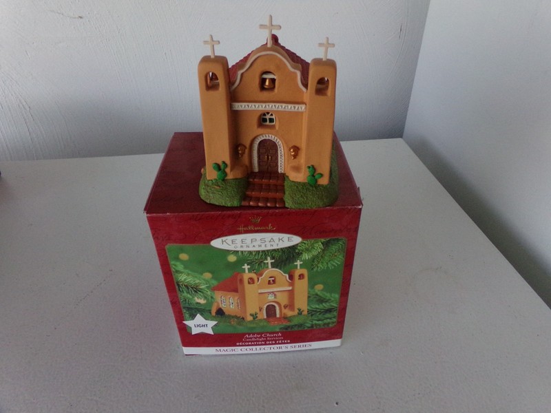 Hallmark Keepsake Ornament Adobe Church Candelight Service Lighted Boxed 2000