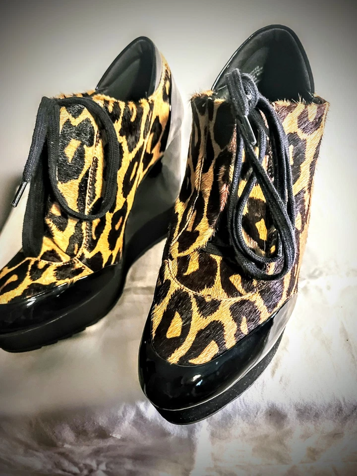 Zapatos Boutique 9 Wycloff Cuña Leopardo Peludo Talla 7.5 Foto 2 de 4