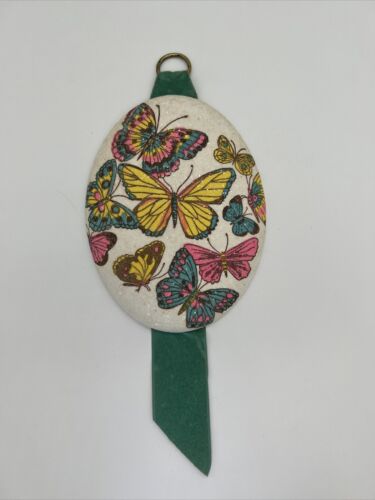 Vintage Plaster Chalk ware Kitschy Butterfly Wall Hanging On Velvet Ribbon - Afbeelding 1 van 7