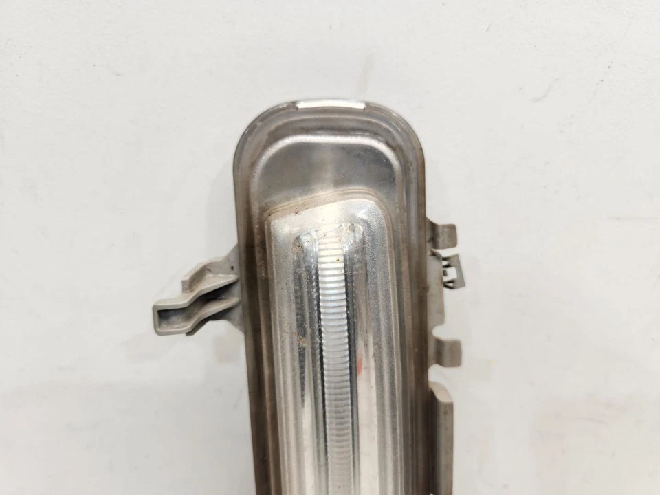 Левый поворотник для водителей Ford Edge 2011-14 годов выпуска - крепление на бампер - Изображение 2 из 4