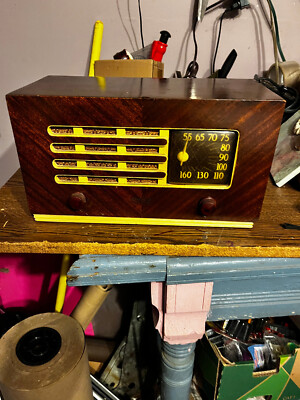 vintage 1948 Philco radio, model 48-214 EX. cabinet Tubes needs repairs