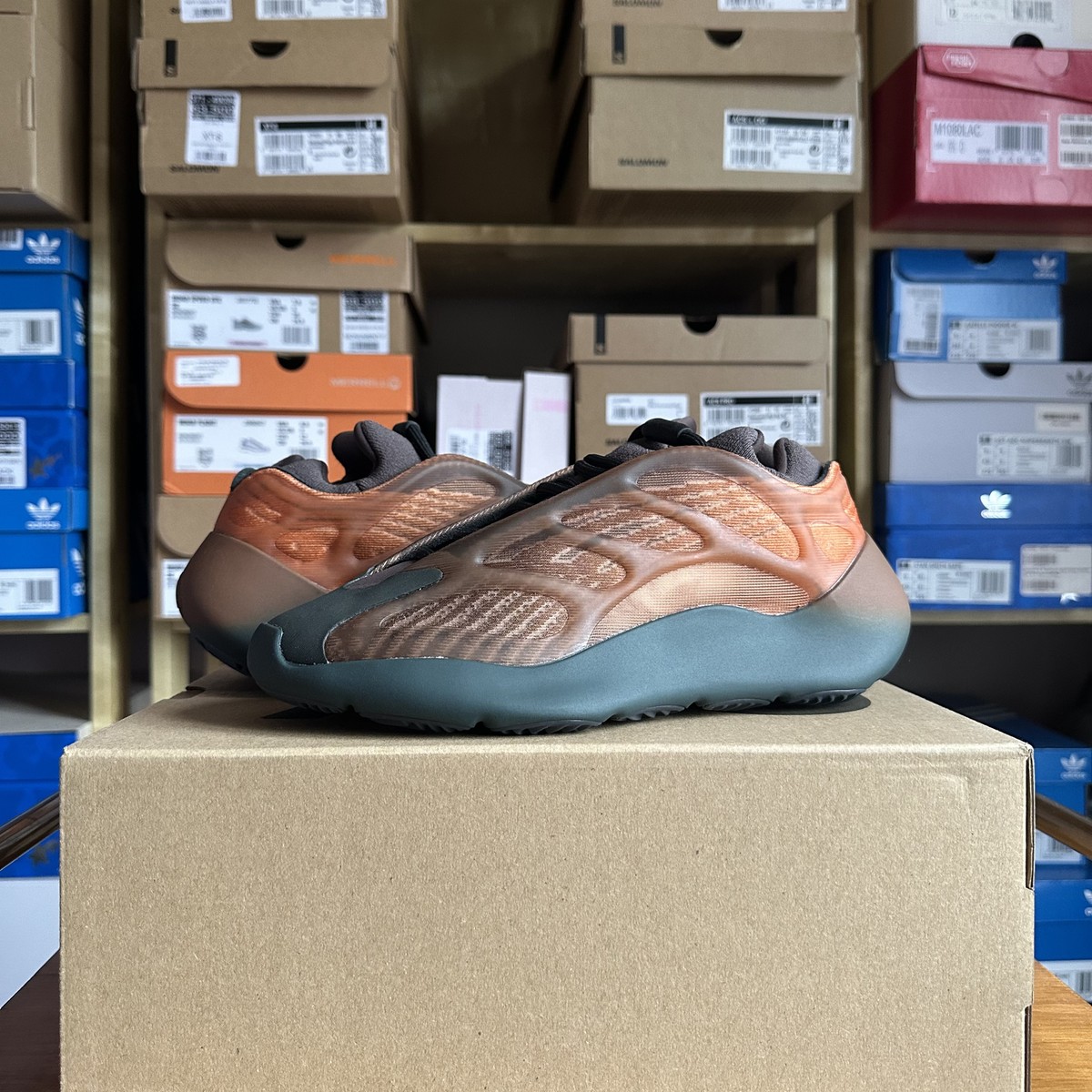 UK Yeezy Boost 700 V3 Copper Fade