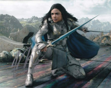 TESSA THOMPSON signed Autogramm 20x25cm THOR in Person autograph COA AVENGERS