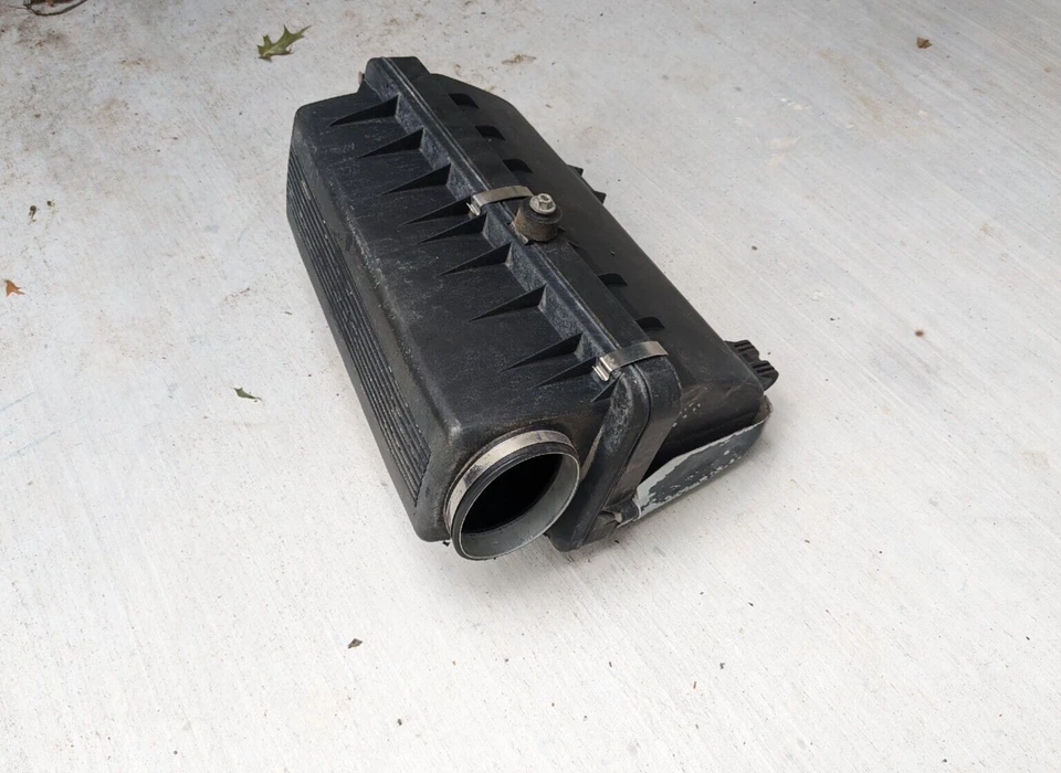 Caja limpiadora de admisión de aire BMW 7 Series E32 87-94 3,5 L genuina OEM Foto 2 de 4