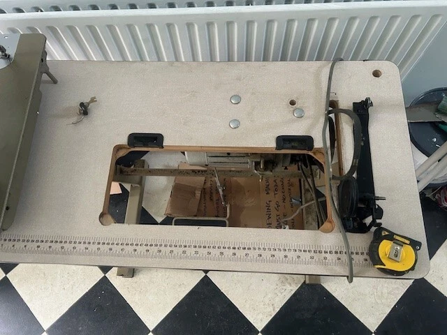 EXCELLENT CONDITION, SINGER MACHINE  model 191 D300AA . MADE IN JAPAN - Image 3 of 4