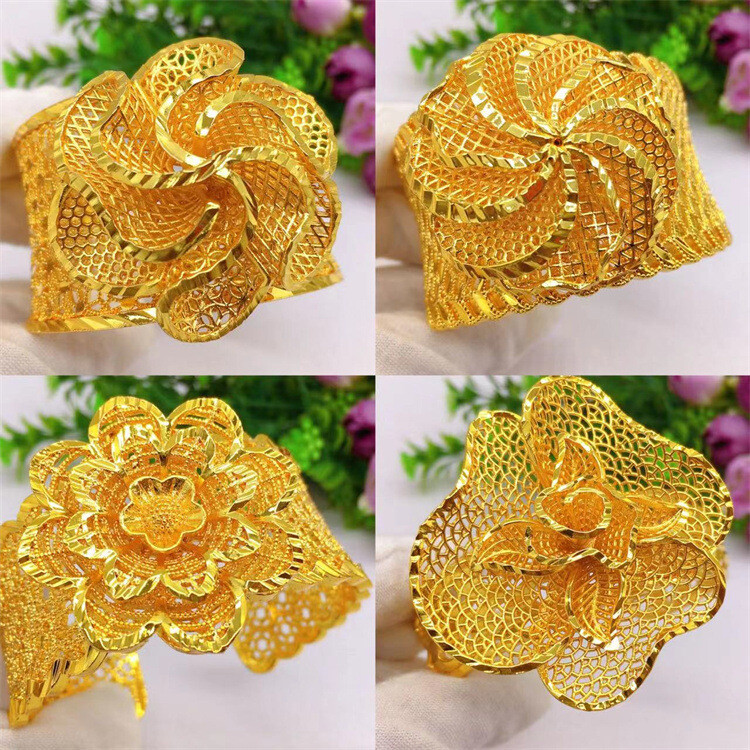 Freecus Flower Bangle (Gold)【Luxe】 Graceful Dual Finish Flower