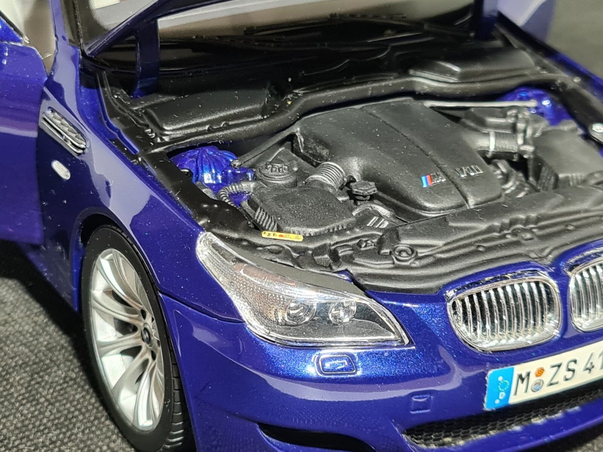BMW M5 E60 Kyosho Dealer 1/18 (No Autoart Minichamps Norev