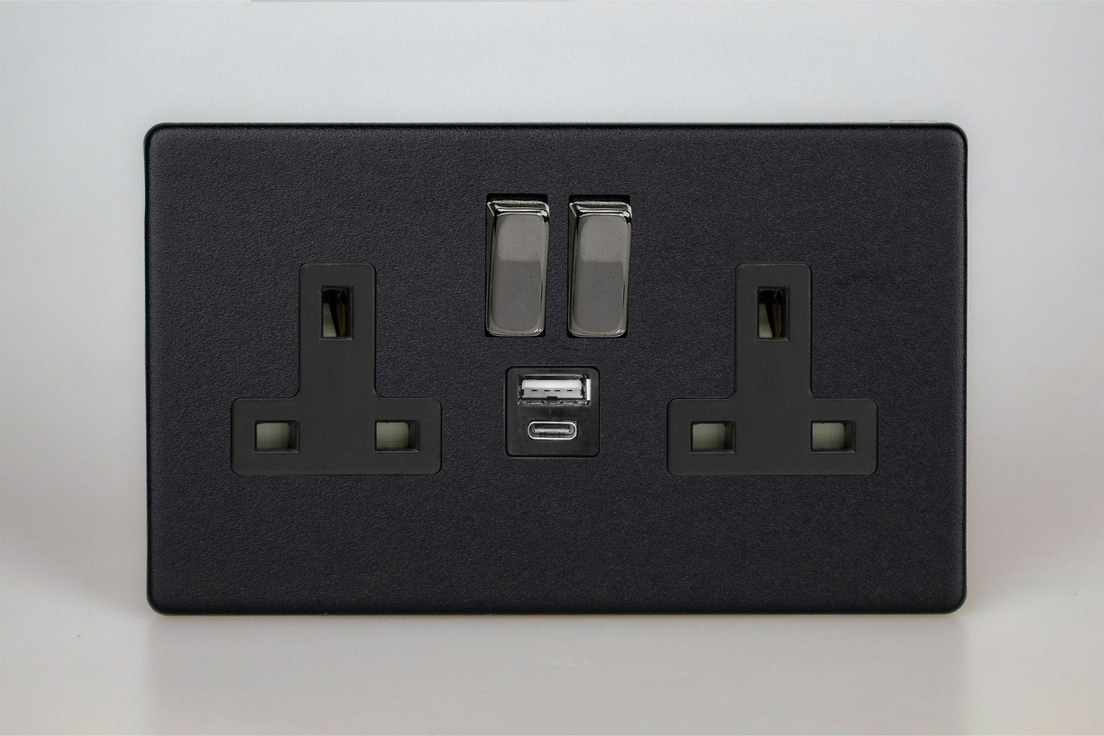 Varilight XDY5UACBS.MB Screwless Matt Black Double Plug Socket 3.1A 20W USB A+C