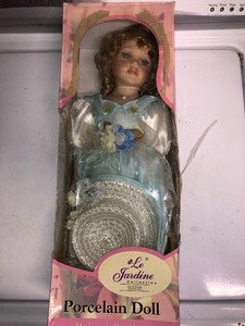 le jardine collection porcelain doll