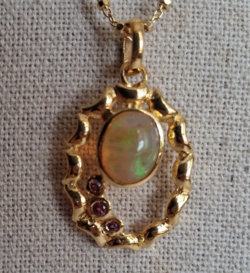 PENDENTE SU CATENA IN ARG. STERLING 925 DORATO CON OPALE ETIOPE NATURALE - Immagine 2 di 4