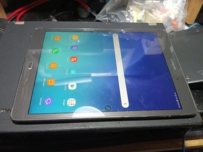 Samsung Galaxy Tab A 9.7 Android Nougat 7.1.1 SM-P555 16gb No stylus - image 1 of 4