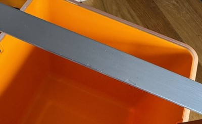 PORSCHE DESIGN x VEUVE CLICQUOT Eiswürfel Sekt Eimer sonnengebleicht in Teilen