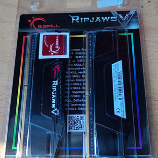 G.SKILL Ripjaws V 16GB (2x8GB) DDR4 3200 CL14 DIMM RAM F4 3200C14D