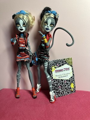 Monster High Zombie Shake Meowlody & Purrsephone Werecat Sisters