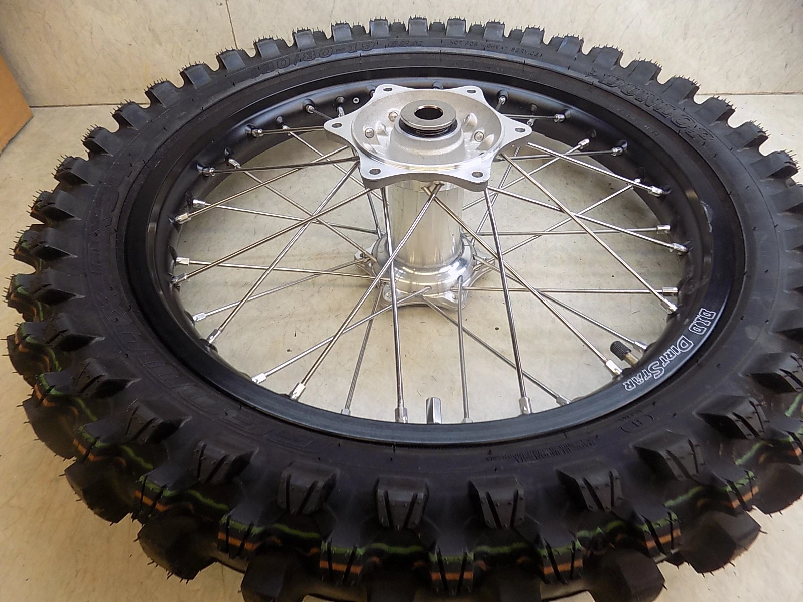 Husqvarna FC450 Rear Wheel w/ Tire    FC 450 2025 NEW