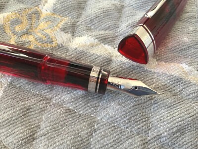 Omas 360 Vintage Limited Edition Fountain pen translucent scarlet red