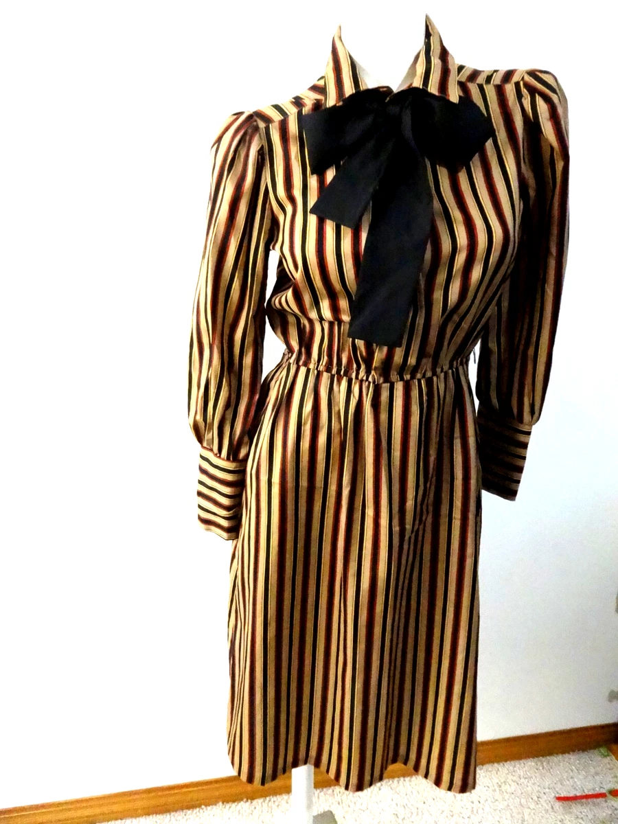 Camicia donna trendy tinta unita caratterizzata da un comodo design