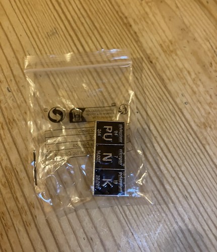 PUNK Chemistry Periodic Table Enamel Pin badge,Science Fan - 第 6/6 張圖片