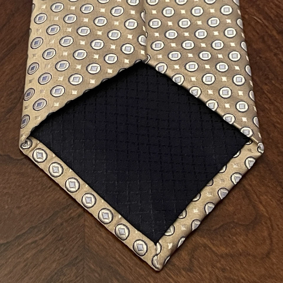 Corbata para el cuello Club Room bronceada hecha a mano 100 % seda para hombre hecha en China Foto 2 de 4