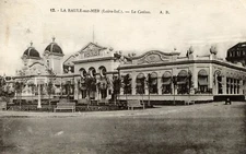*35737 postcard 44 La Baule - le Casino
